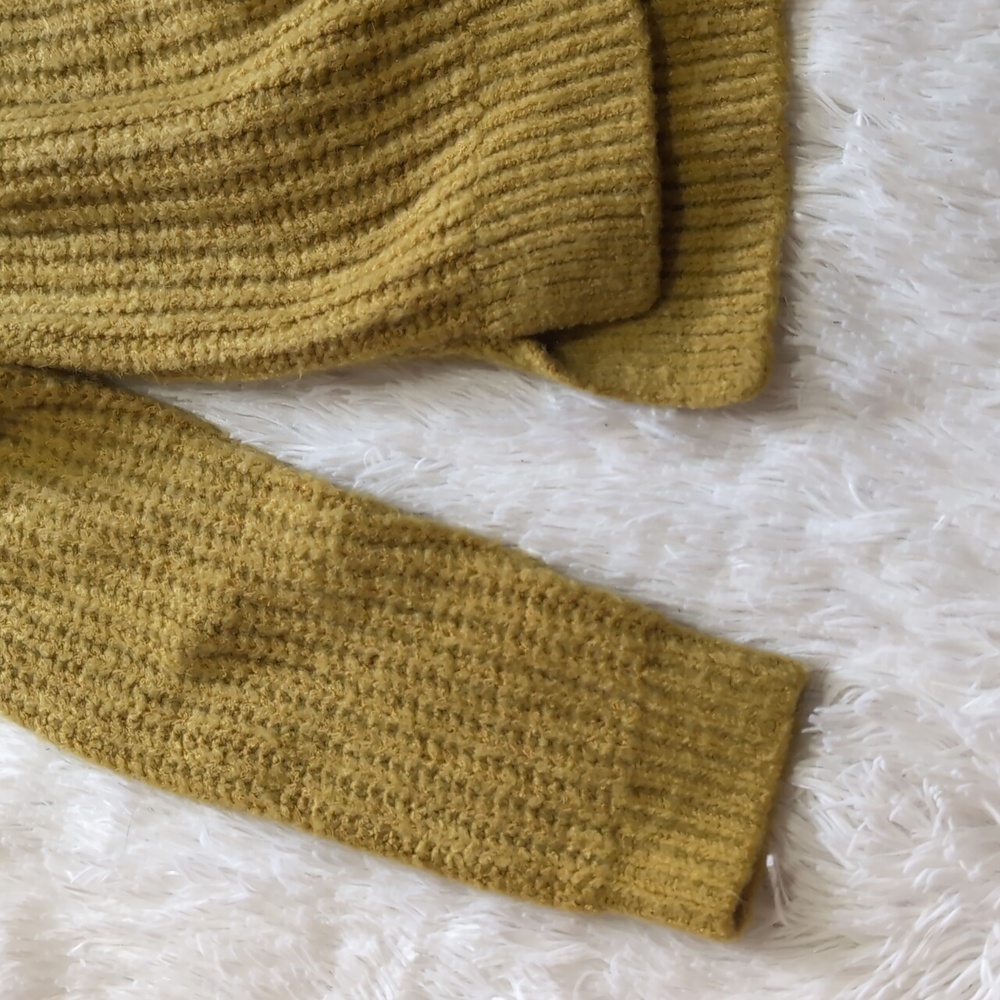 Lucky Brand Fuzzy Knit Yellow-Green V Neck Oversized Sweater Size Small - Picture 3 of 8